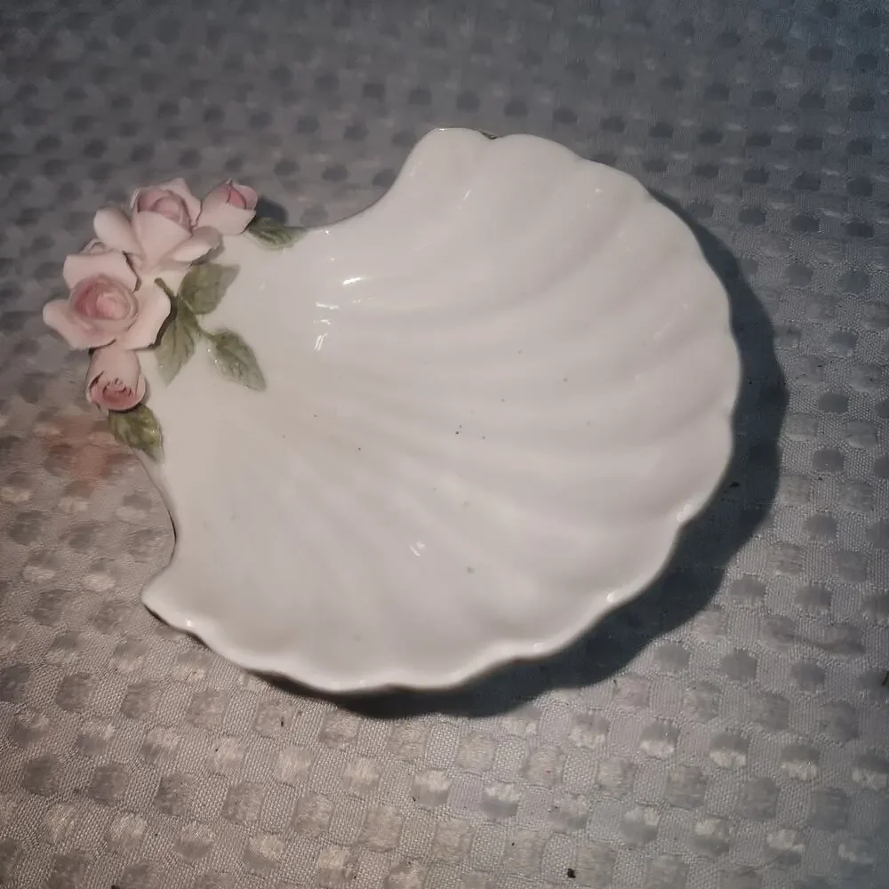 VINTAGE EUC LEFTON CHINA HAND PAINTED SEASHELL SOAP DISH